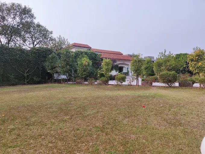 Luxury Villa in Banigala Farmhouse2